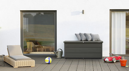 Skrzynia ogrodowa Juno zapewni komfortowe przechowywanie rzeczy na tarasie