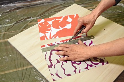 3. Wyjęte w ten sposób strony przycinamy na jeden wymiar. U nas jest to 22 x 29,5 cm.